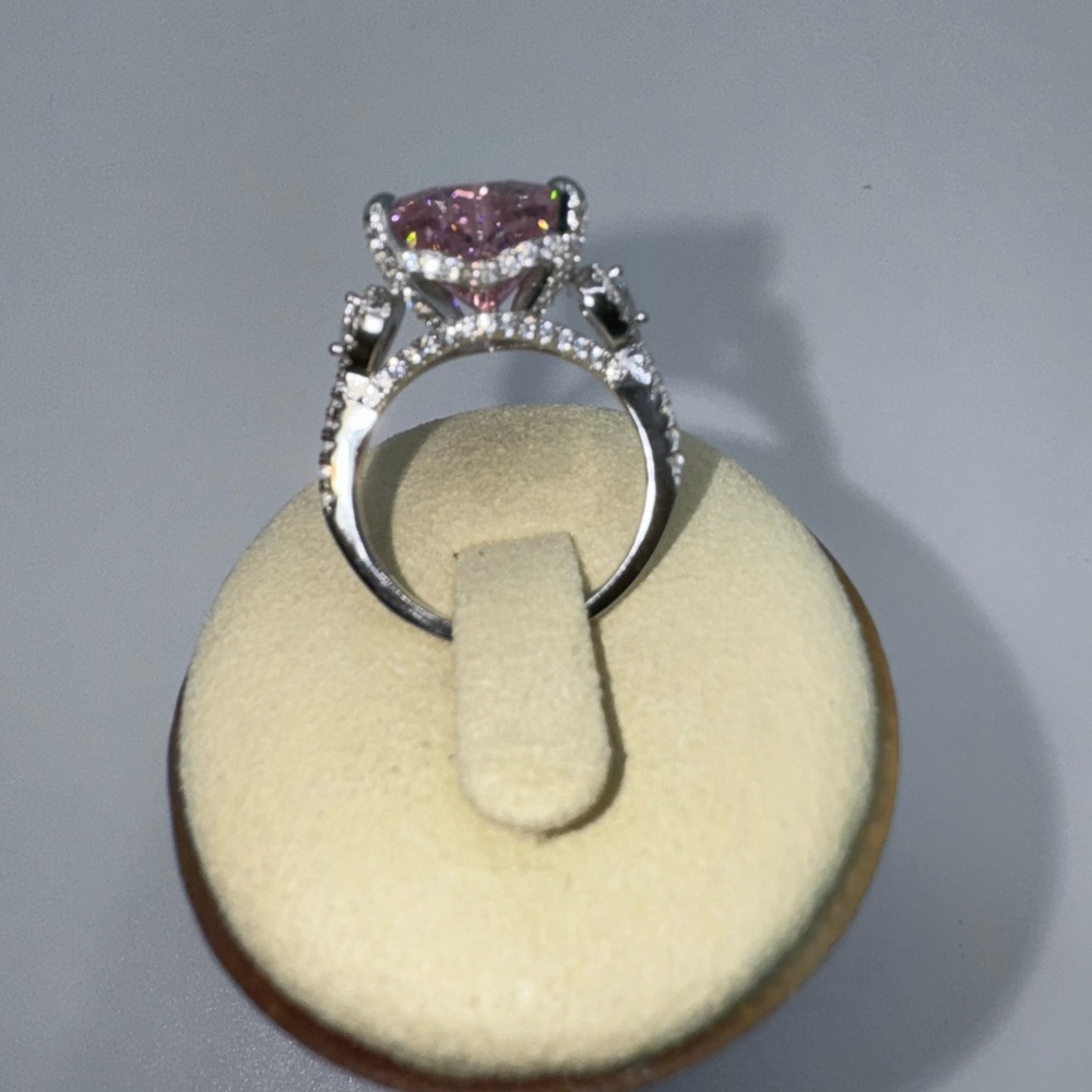 18k 5ct Pink Sapphire Heart Ring - Picture 6 of 8